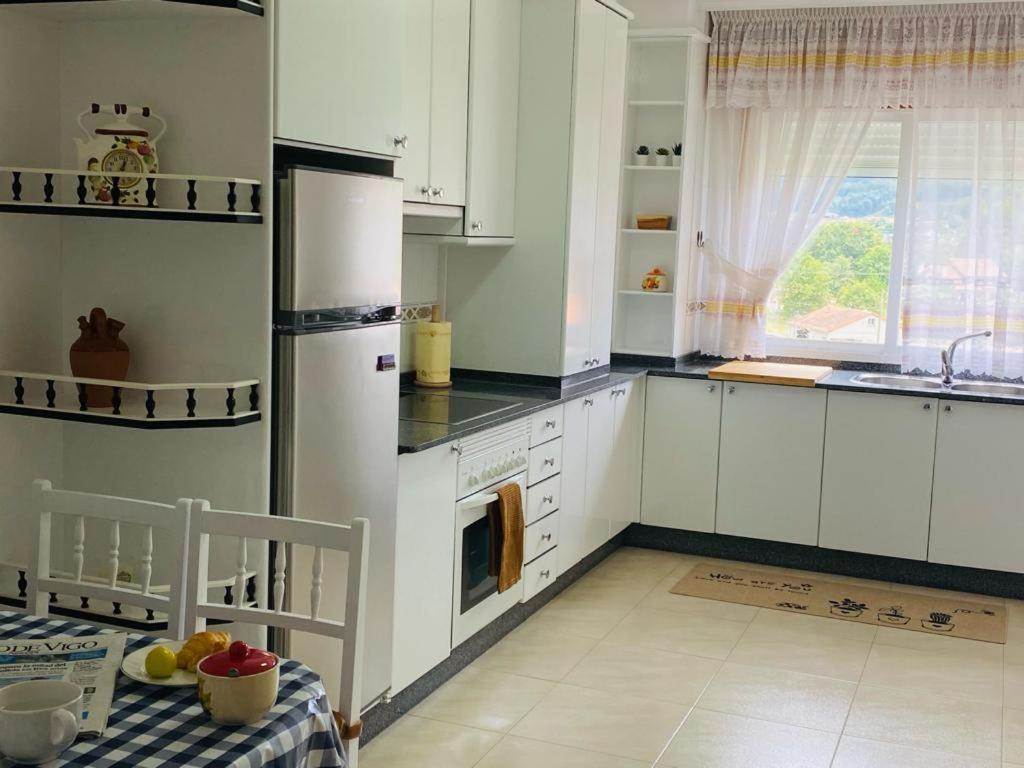 Tu Hogar En El Corazon De O Salnes Apartman Meaño Kültér fotó